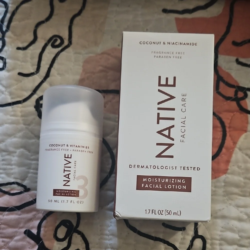 Native Facial Care Moisturizing Lotion with Coconut and Vitamin B3 ** TWO LEFT *